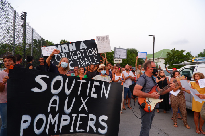 Saint-Barth - Manifestation en soutien aux pompiers opposés à l'obligation vaccinale