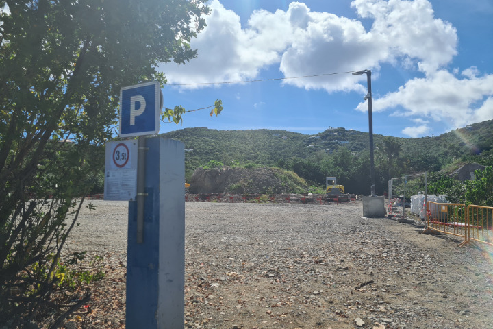 Saint-Barth - délocalisation école terrain parking