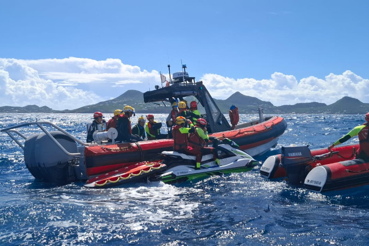 Saint-Barth - stis en formation en mer