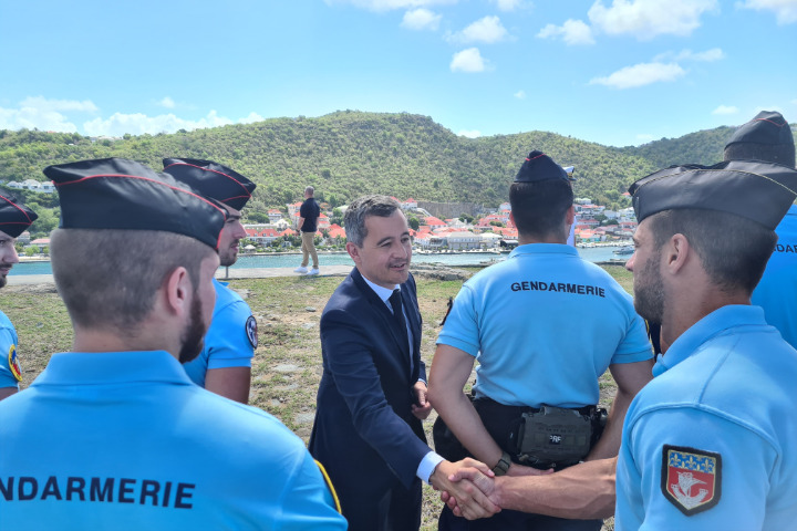 Saint-Barth - Darmanin + gendarmes
