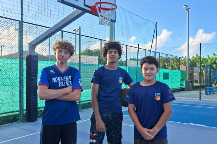Saint-Barth - Sayan Cagan Arnaud (au centre), ici en compagnie de Yanis Leclercq, 14 ans, et Naullah Husson,