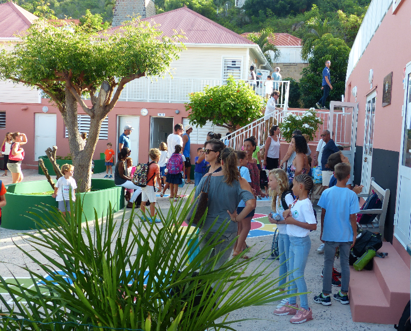 Le Journal De Saint Barth Rentree Scolaire L Ecole Primaire De Gustavia Mise Sur Les Cp